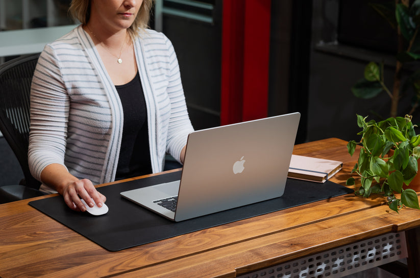 Twelve South DeskPad vegan leather - podkładka na biurko ze skóry wegańskiej czarna