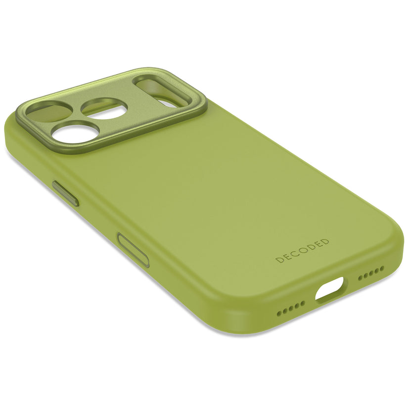 Decoded AntiMicrobial Silicone Backcover - silikonowa obudowa ochronna do iPhone 18 Pro kompatybilna z MagSafe zielona