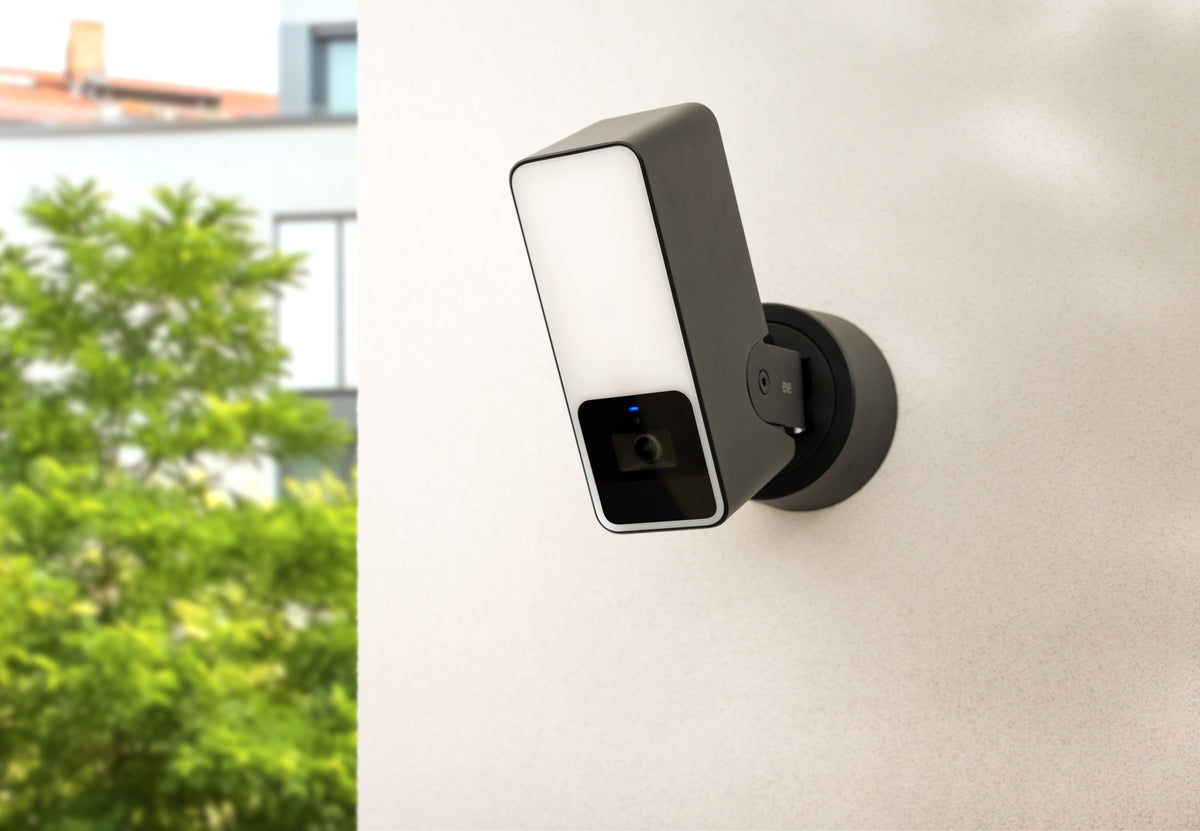 Eve Outdoor Cam - zewnętrzna kamera monitorująca z czujnikiem ruchu czarna