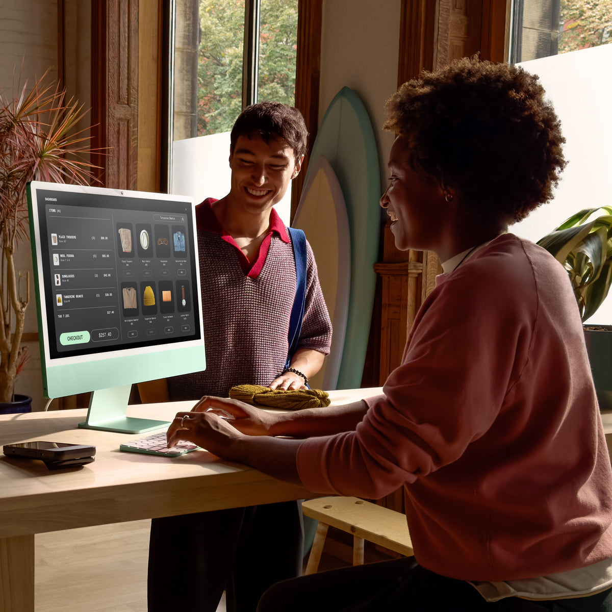 iMac_M4_Pro_Chip_4-port_24-in_Pink_PDP_Image_Position_8__pl-PL