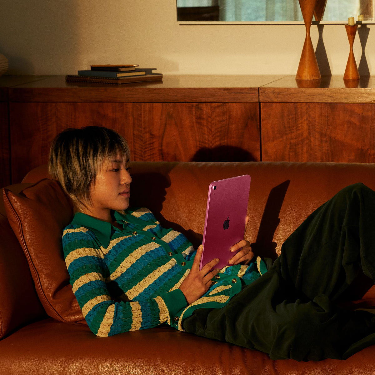 iPad_A16_Cellular_Yellow_PDP_Image_Position_6__pl-PL