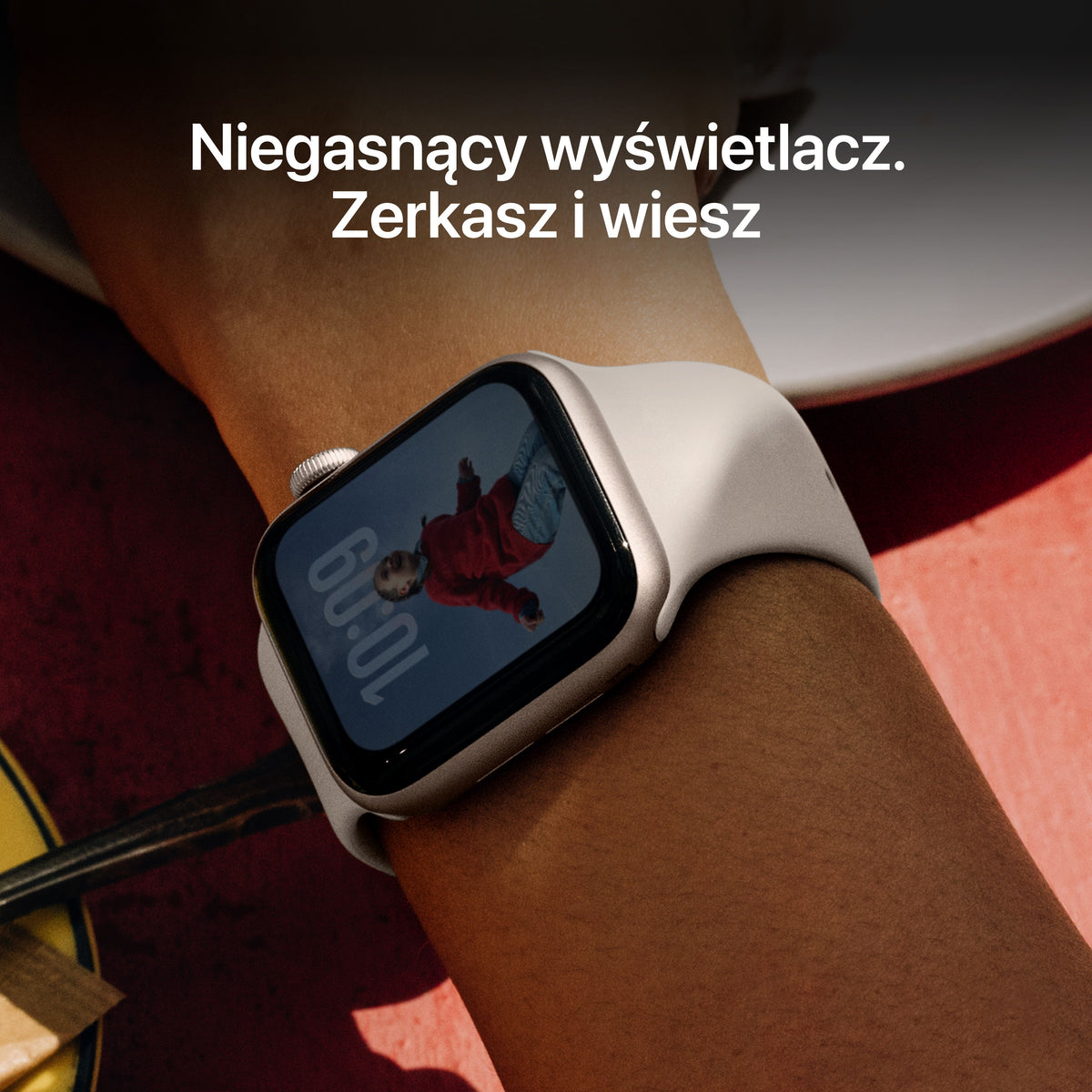 Apple_Watch_SE_3_44mm_LTE_Midnight_Aluminum_Sport_Band_Midnight_PDP_Image_Position_5__pl-PL