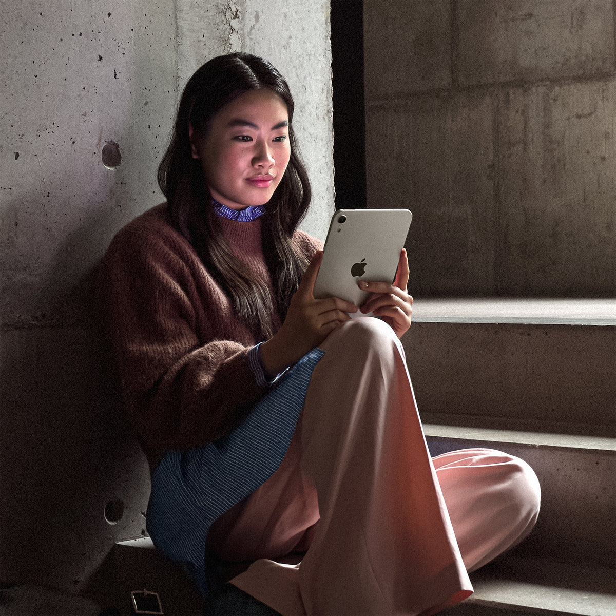 iPad_mini_A20_Pro_Wi-Fi_Starlight_PDP_Image_Position_9__pl-PL