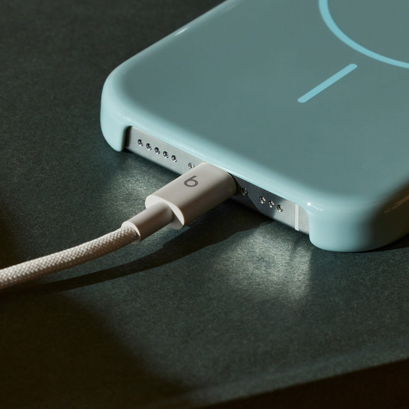 Pleciony przewód Beats USB‑A do USB‑C (1,5 m) — Błyskawiczny beż