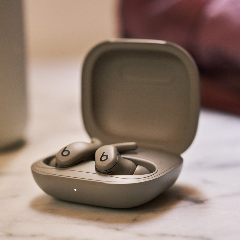 Powerbeats Fit – bezprzewodowe douszne słuchawki sportowe – skalny szary