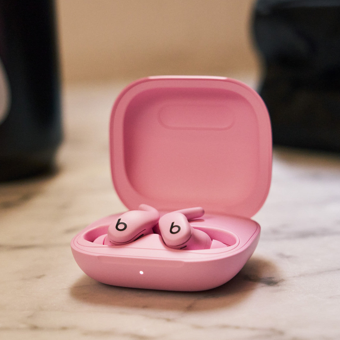 Powerbeats Fit – bezprzewodowe douszne słuchawki sportowe – turboróżowy