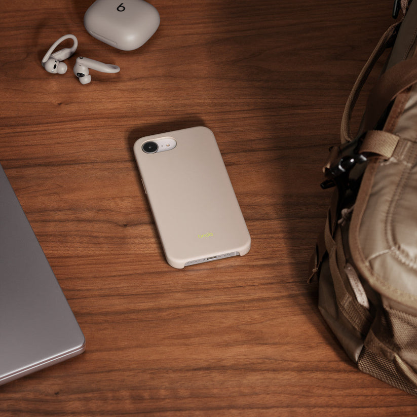 Etui Beats z MagSafe do iPhone’a 17e – boksytowy beżowy