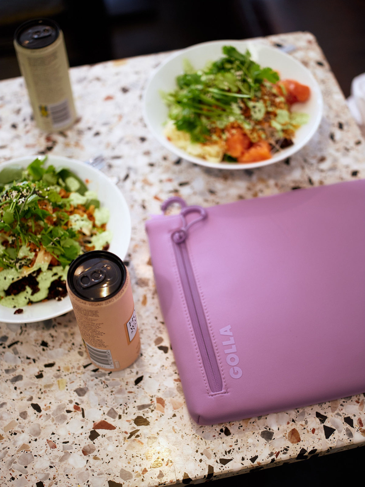 Golla Sleeve Metro - neoprenowe etui ochronne do MacBook 15" fioletowe