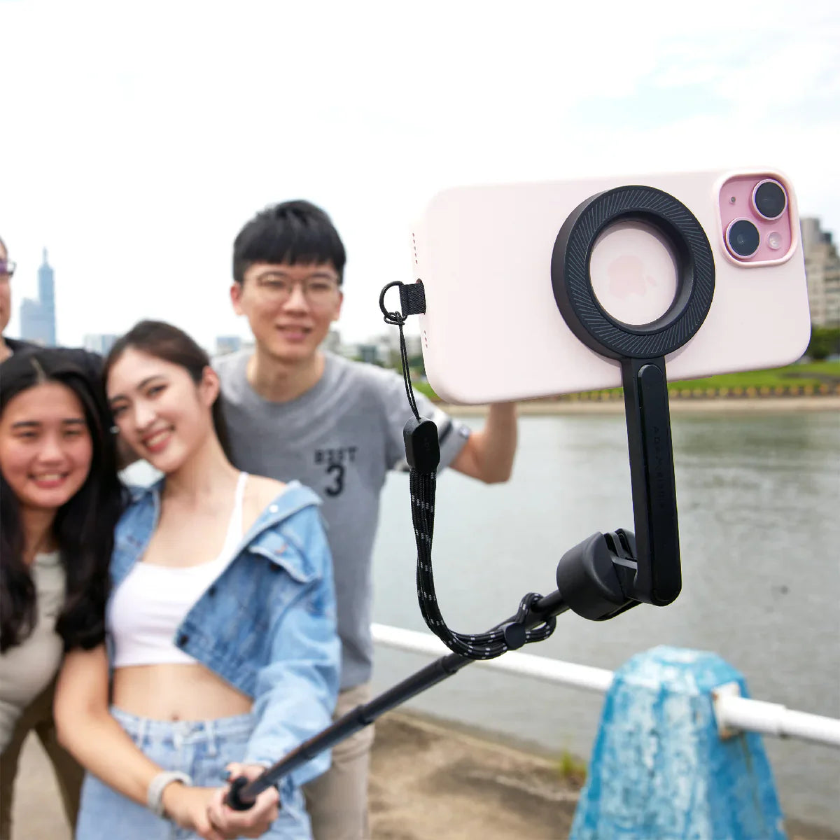 Adam Elements Selfie II - magnetyczny selfie stick bluetooth ze statywem czarny