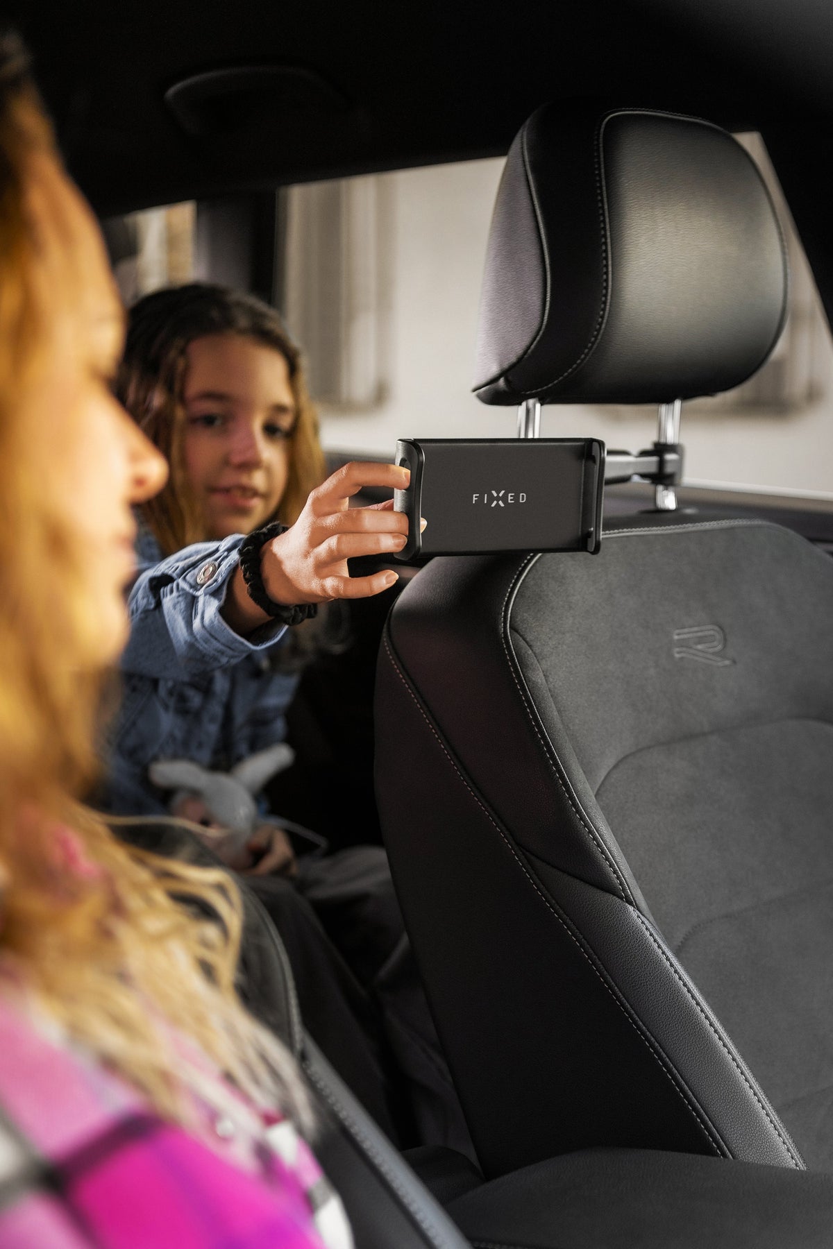 FIXED Tab Passenger 2 - uchwyt z wysięgnikiem na zagłówek do urządzeń o przekątnej ekranu 7-11" czarny