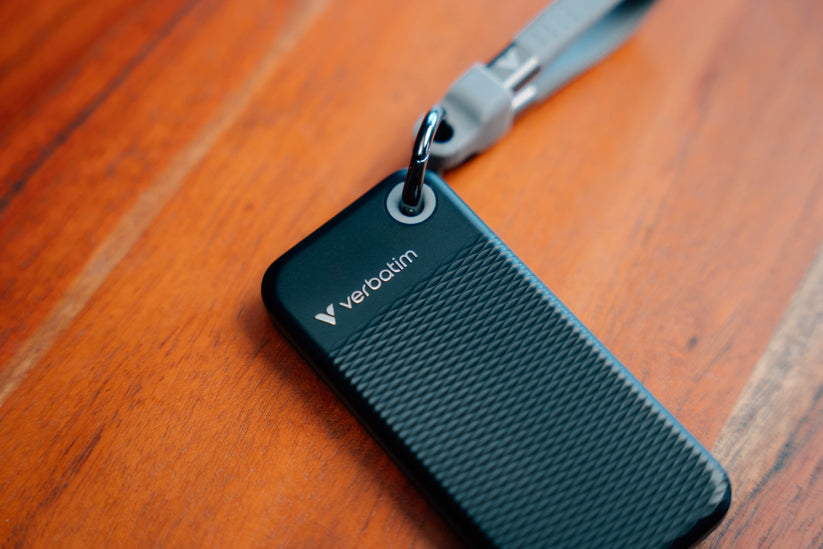 Verbatim Pocket - dysk zewnętrzny SSD 1TB z kablem USB-C 3.2 gen. 2 czarny szary