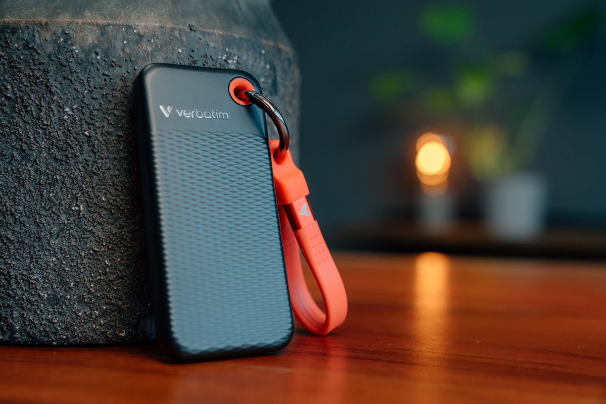 Verbatim Pocket - dysk zewnętrzny SSD 1TB z kablem USB-C 3.2 gen. 2 czarny czerwony