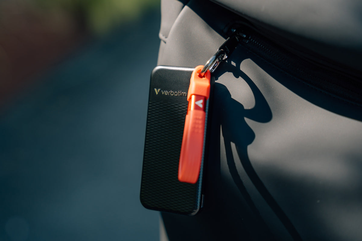 Verbatim Pocket - dysk zewnętrzny SSD 2TB z kablem USB-C 3.2 gen. 2 czarny czerwony