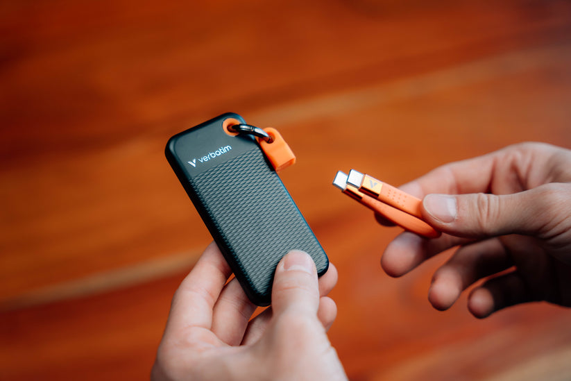 Verbatim Pocket - dysk zewnętrzny SSD 1TB z kablem USB-C 3.2 gen. 2 czarny pomarańczowy