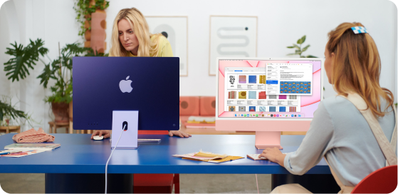 Pracownicy w salonie Apple